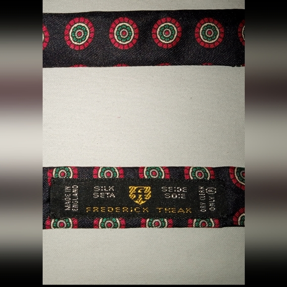 BOWTIE AUTHENTIC VINTAGE 💯 SILK - Picture 3 of 9